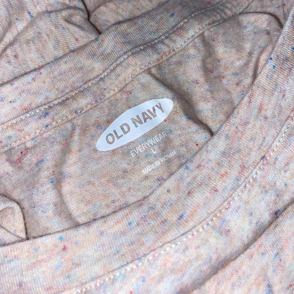 Like new old navy everywhere shirt
